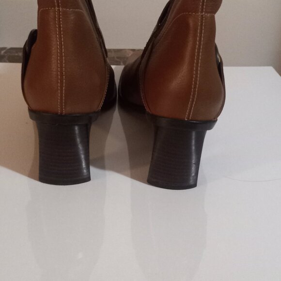 Vintage Etienne Aigner Cognac Brown Leather Booties Womens 9.5 Medium Side Zippe - Picture 5 of 7